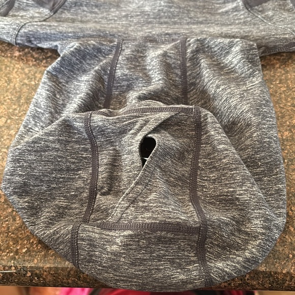 LULULEMON LADIESS GRAY HALF ZIP VENTED HOODIE THUMB HOLES SHIRT-4 - Picture 2 of 14